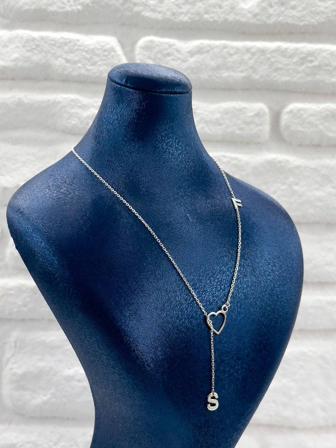 İsme Özel Kalpli Harfli Tasarım Kadın Gümüş Kolye - Harfli Kolye