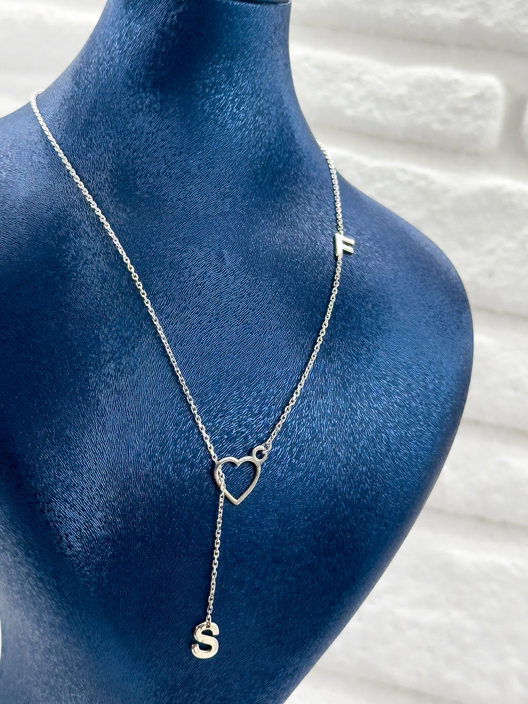 İsme Özel Kalpli Harfli Tasarım Kadın Gümüş Kolye - Harfli Kolye