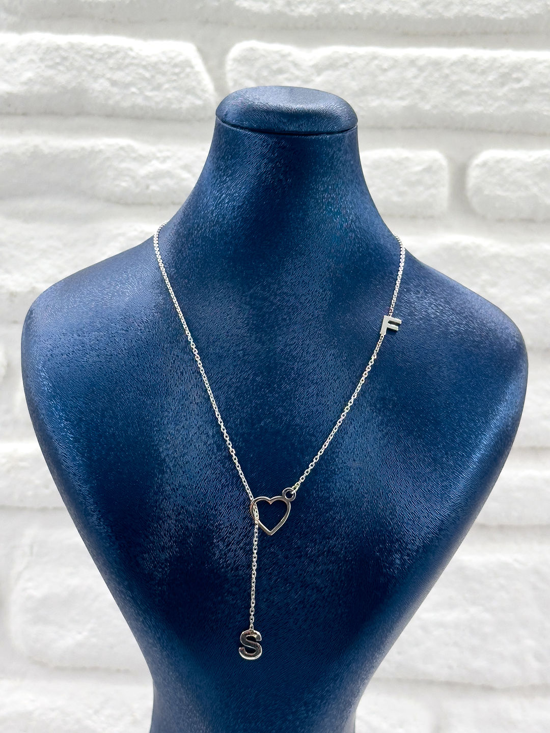 İsme Özel Kalpli Harfli Tasarım Kadın Gümüş Kolye - Harfli Kolye