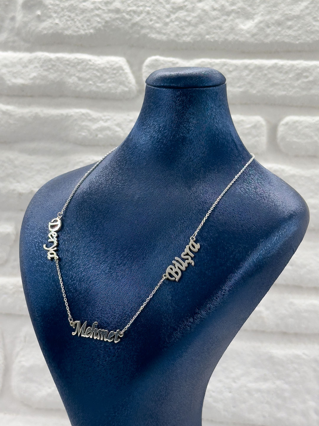 İsme Özel Aile Konseptli Kadın Gümüş Kolye