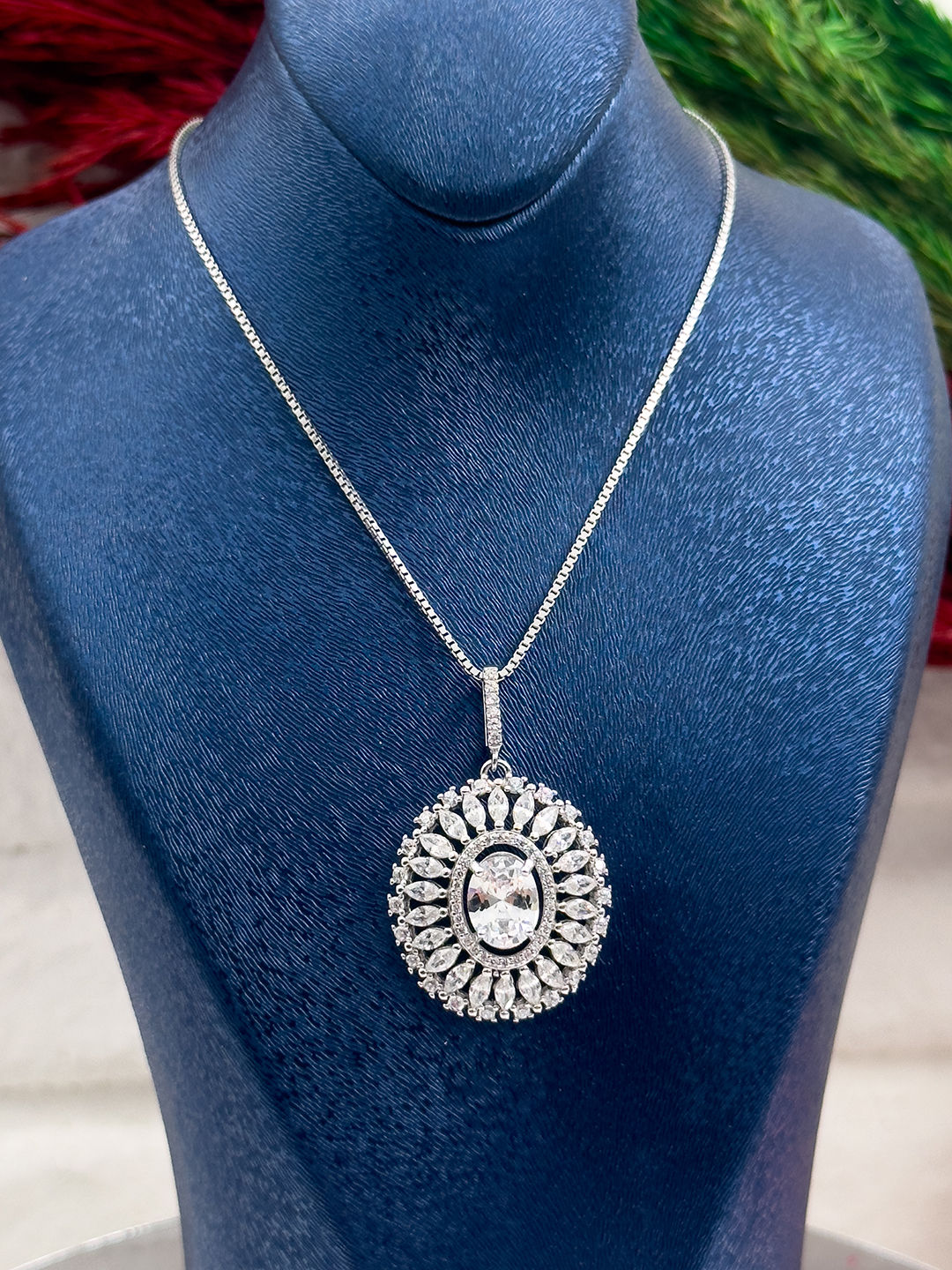 925 Ayar Gümüş İri Boy Zirkon Taşlı Zarif Kadın Kolye