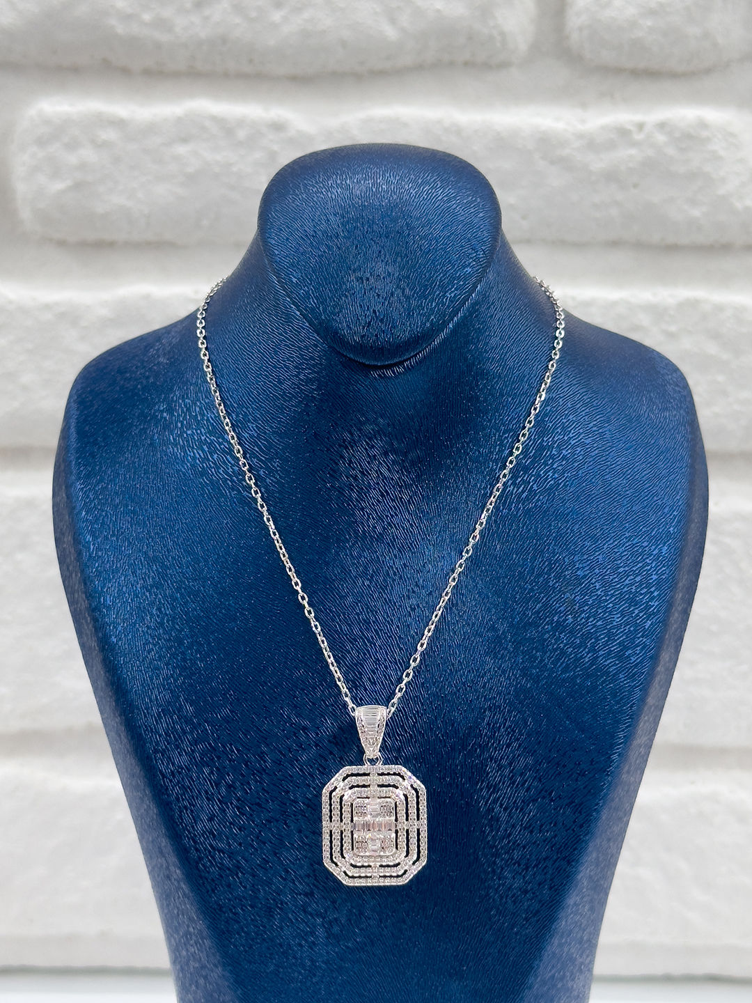 Pırlanta Montür Baget Taşlı Kadın Gümüş Kolye - Baget Kolye