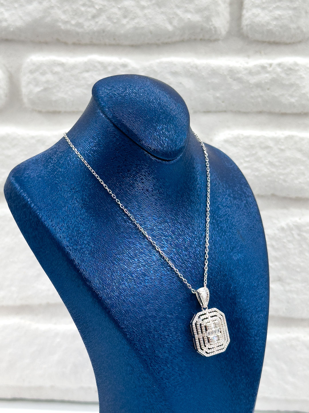 Pırlanta Montür Baget Taşlı Kadın Gümüş Kolye - Baget Kolye