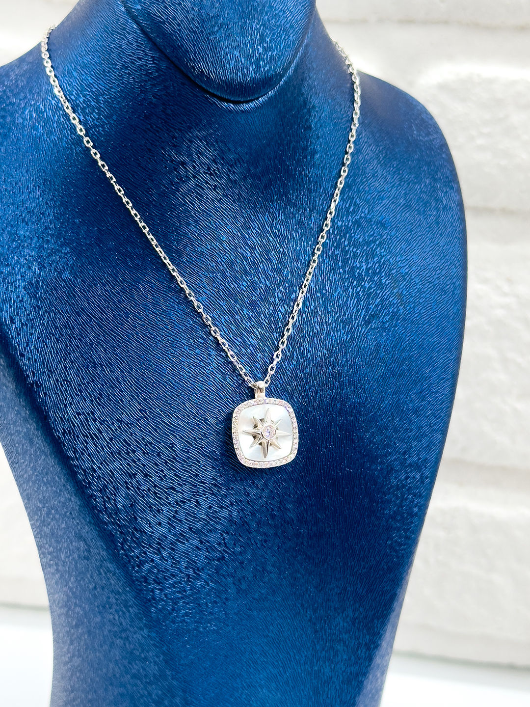 Sedef Taşlı Kuzey Yıldızı Kadın Gümüş Kolye - Yıldızlı Kolye