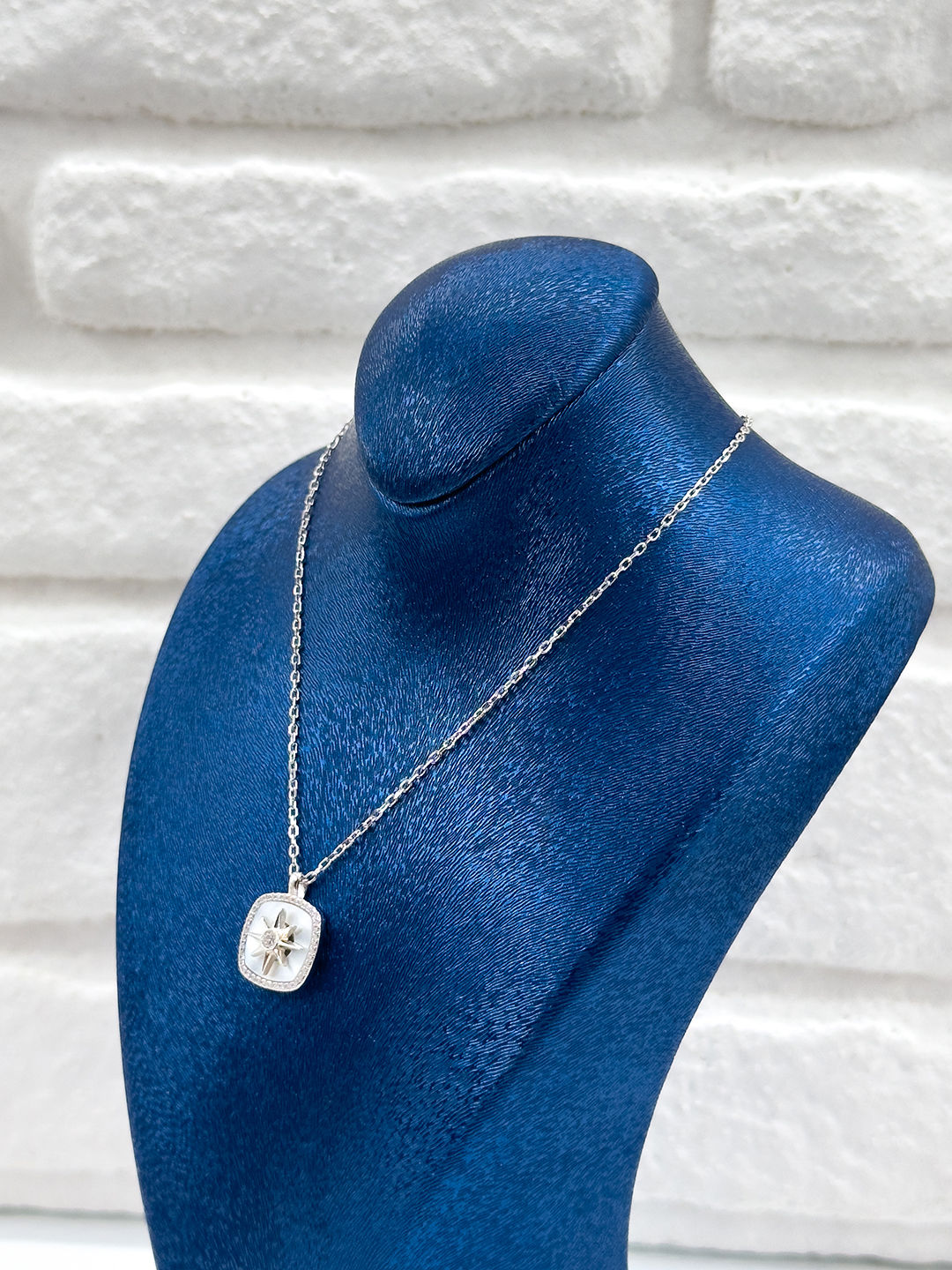 Sedef Taşlı Kuzey Yıldızı Kadın Gümüş Kolye - Yıldızlı Kolye