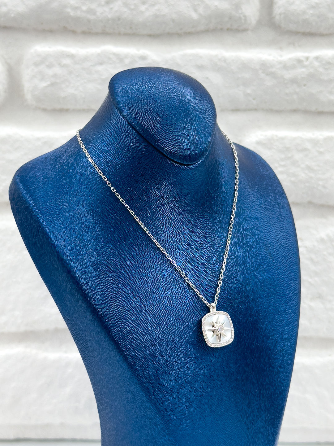 Sedef Taşlı Kuzey Yıldızı Kadın Gümüş Kolye - Yıldızlı Kolye