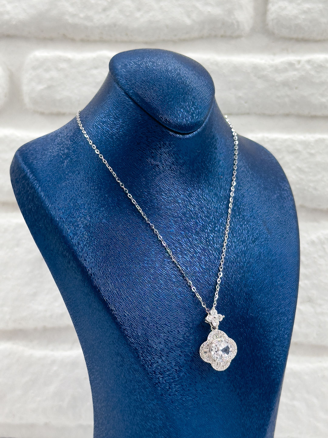 Pırlanta Montür Özel Tasarım Kadın Gümüş Kolye