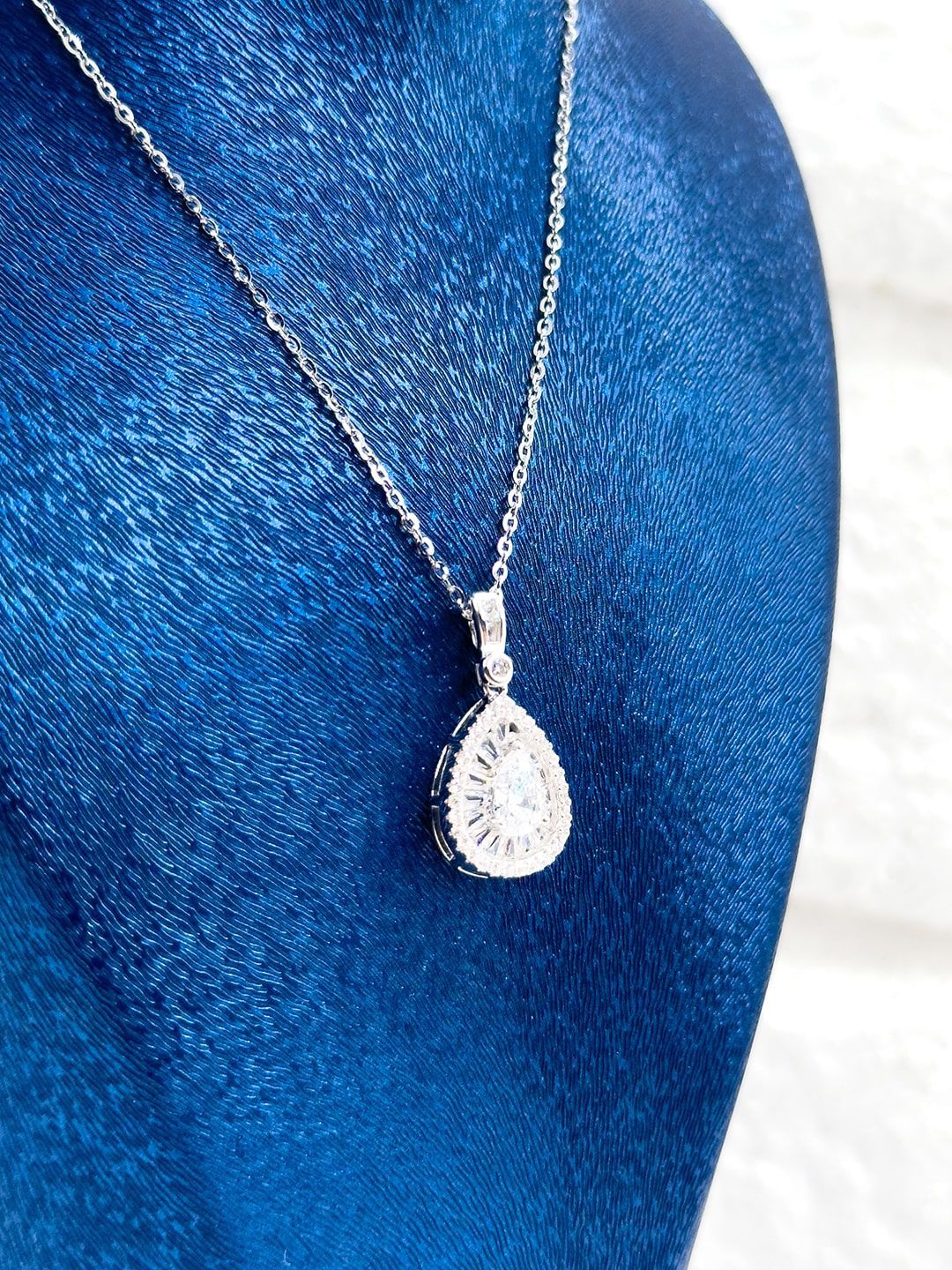 Pırlanta Montür Damla Model Kadın Gümüş Kolye