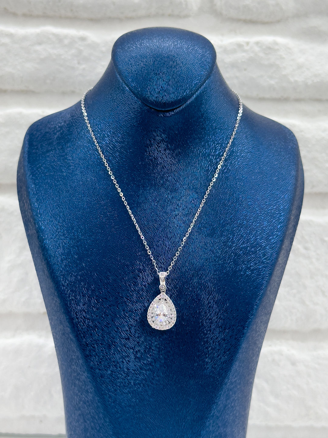 Pırlanta Montür Damla Model Kadın Gümüş Kolye