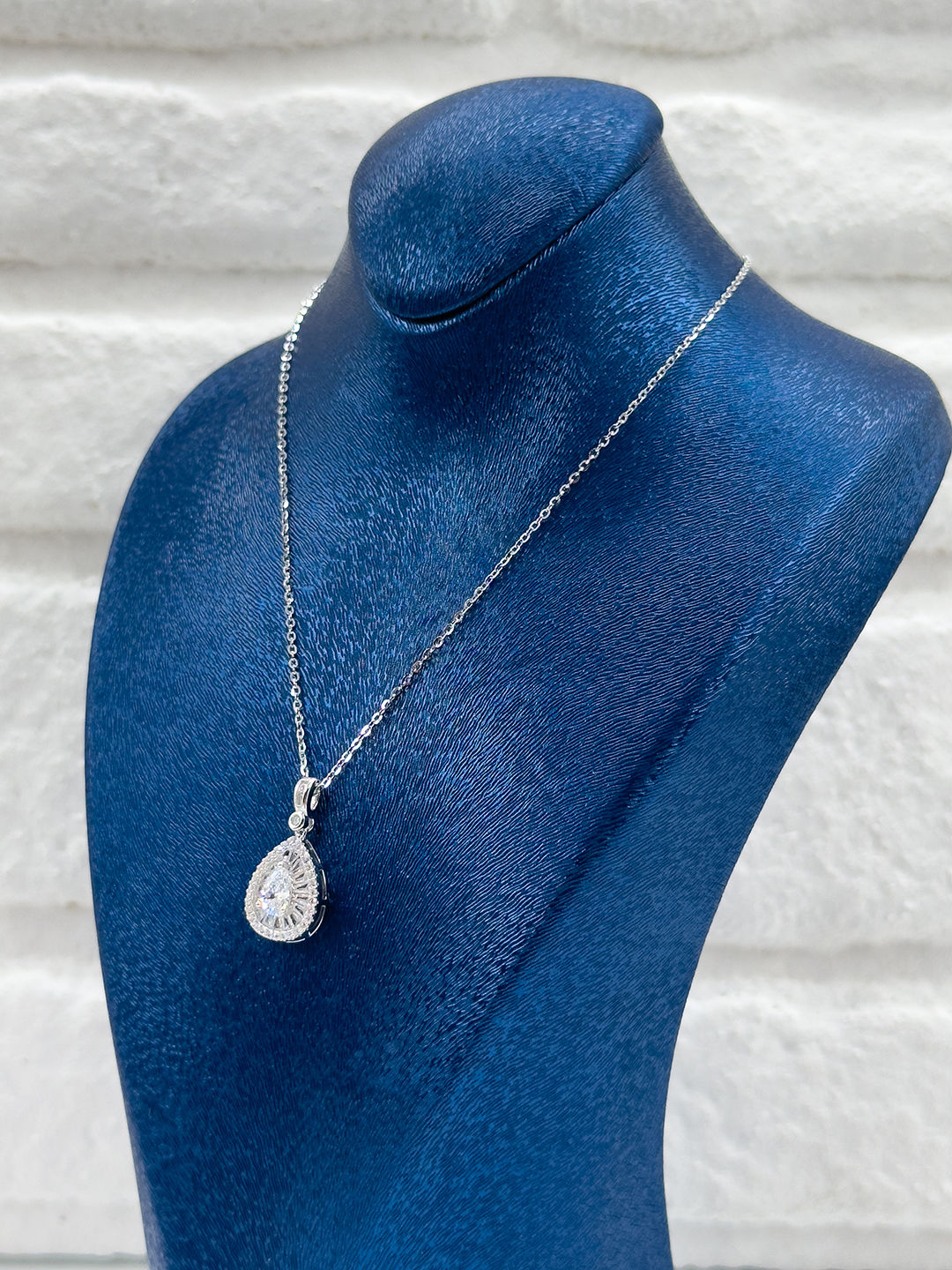 Pırlanta Montür Damla Model Kadın Gümüş Kolye