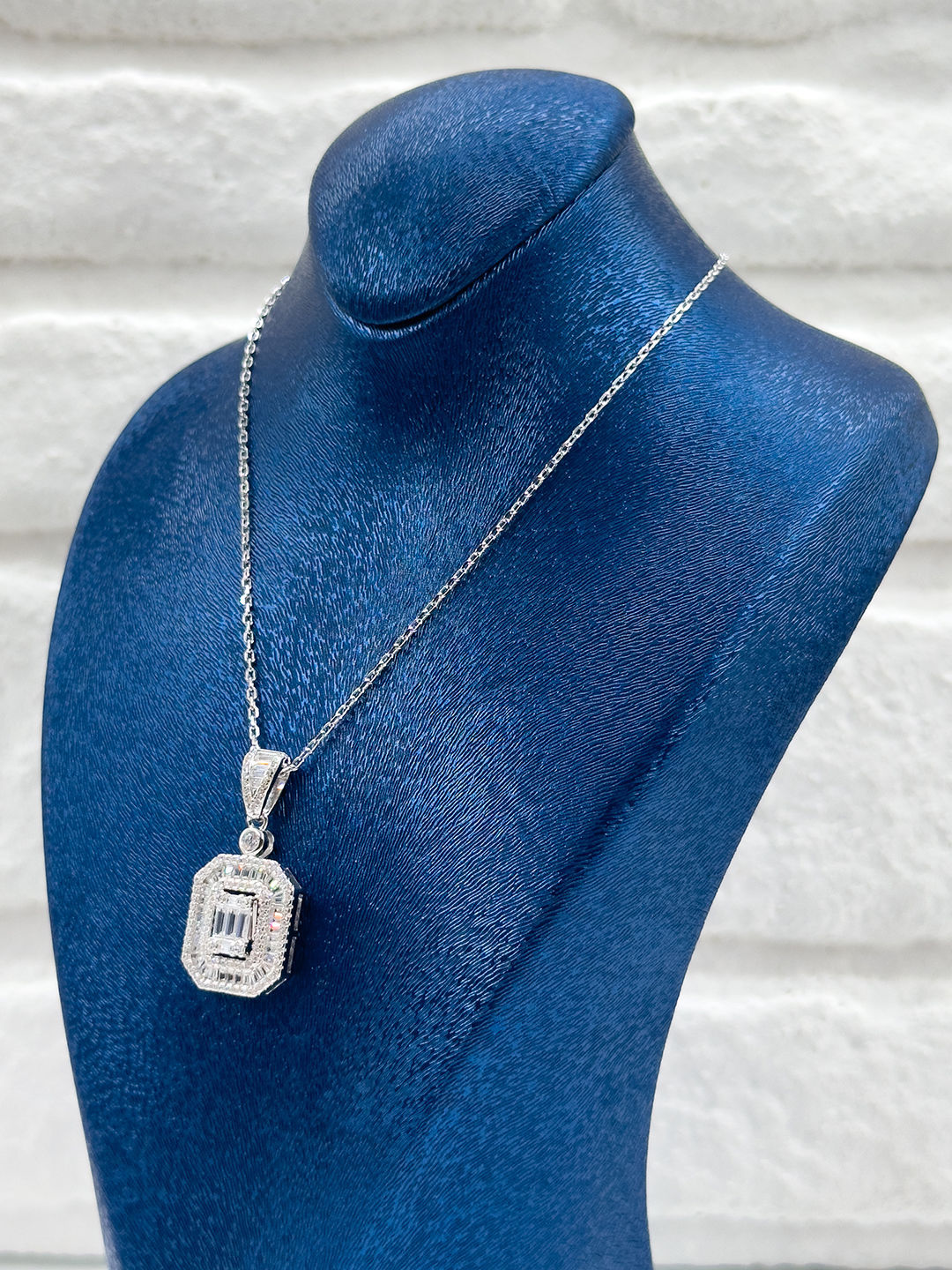 Pırlanta Montür Baget Taşlı Kadın Gümüş Kolye