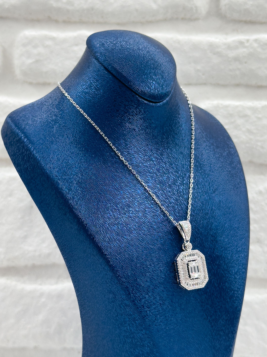 Pırlanta Montür Baget Taşlı Kadın Gümüş Kolye