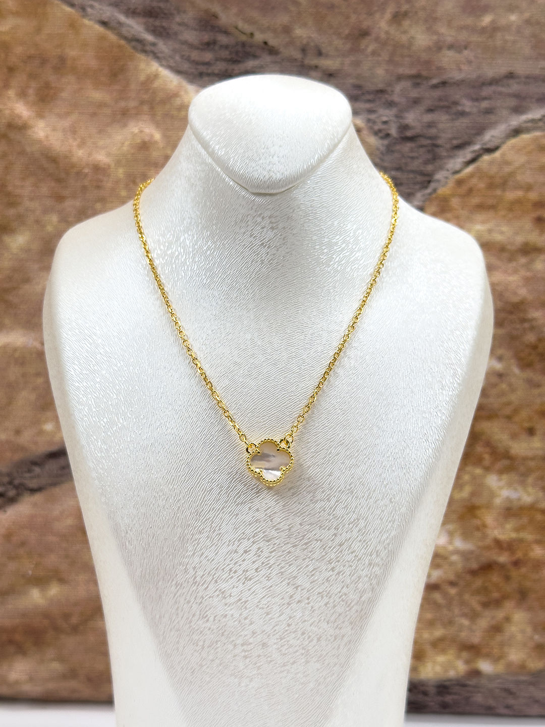 Gold Renk Sedef Taşlı Yonca Kadın Gümüş Kolye