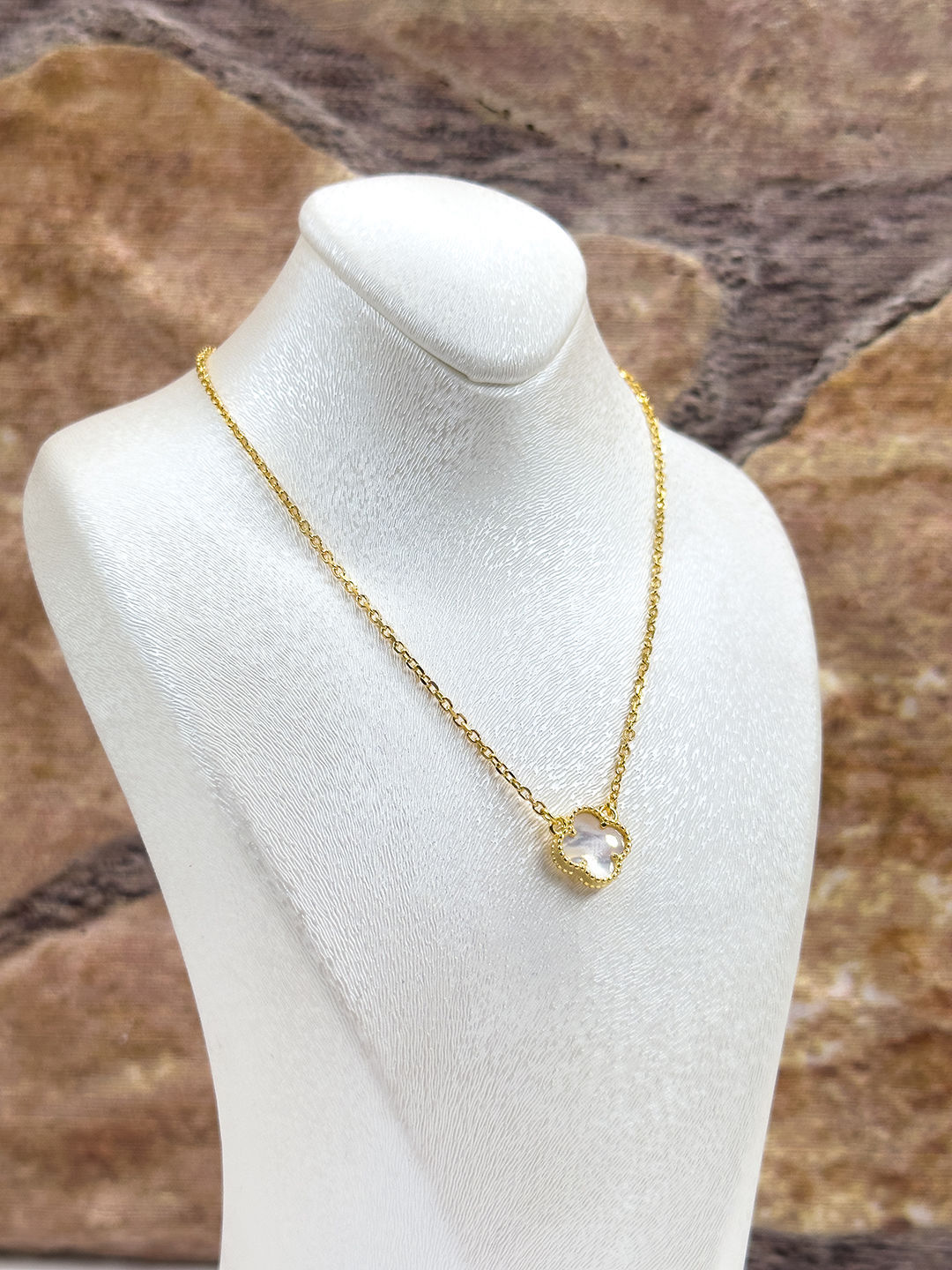 Gold Renk Sedef Taşlı Yonca Kadın Gümüş Kolye