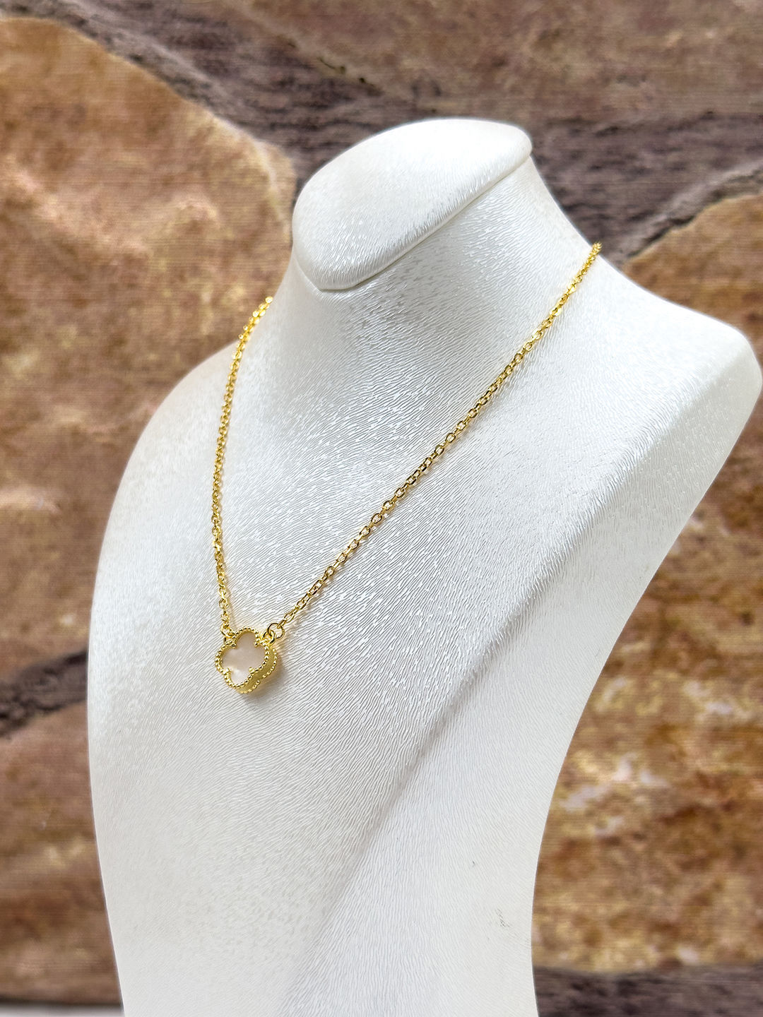 Gold Renk Sedef Taşlı Yonca Kadın Gümüş Kolye