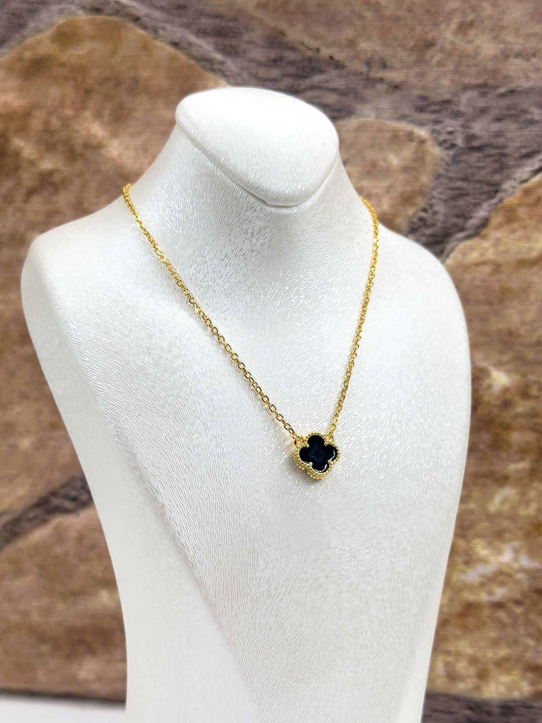 Gold Renk Siyah Onix Taşlı Yonca Kadın Gümüş Kolye - Onix Kolye