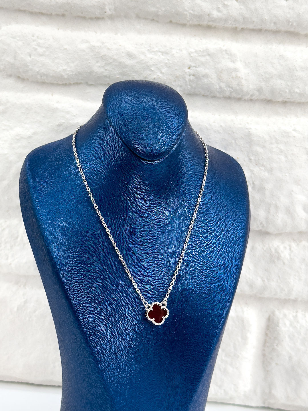 Bordo Taşlı Yonca Kadın Gümüş Kolye