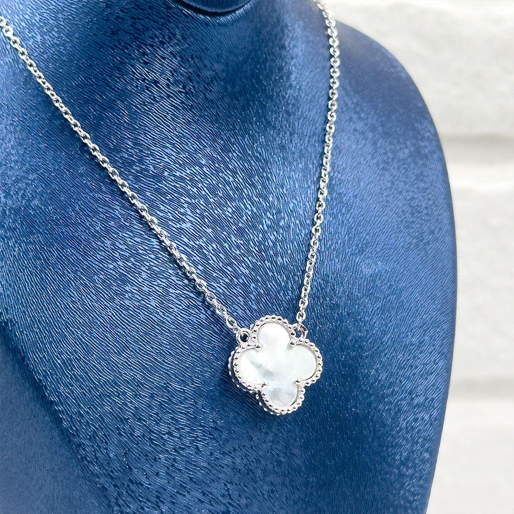 Sedef Taşlı Yonca Gümüş Kolye