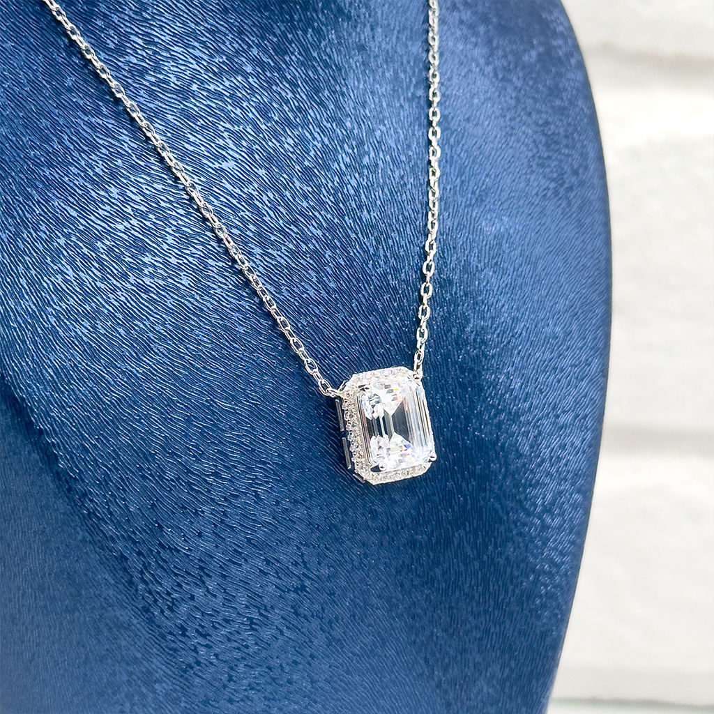 Tek Taş Baget Pırlanta Montür Gümüş Kolye