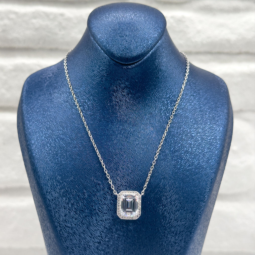 Tek Taş Baget Pırlanta Montür Gümüş Kolye