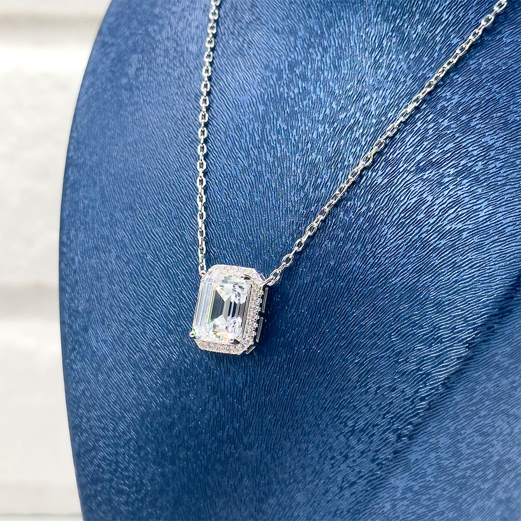 Tek Taş Baget Pırlanta Montür Gümüş Kolye