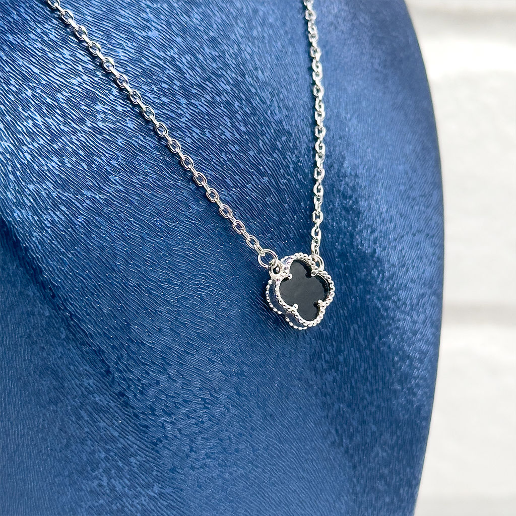 Onix Taşlı Yonca Gümüş Kolye