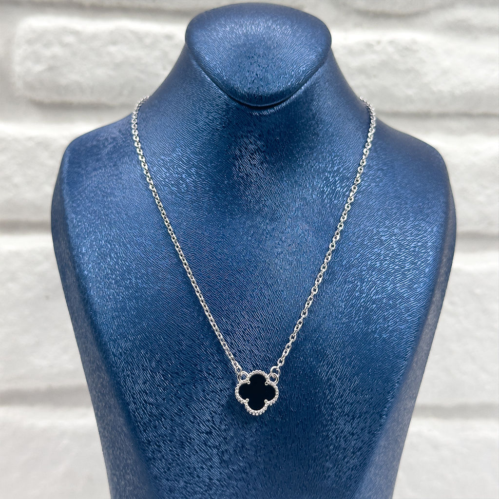 Onix Taşlı Yonca Gümüş Kolye