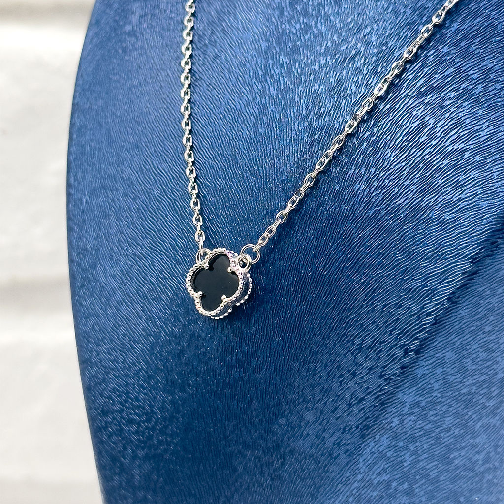 Onix Taşlı Yonca Gümüş Kolye