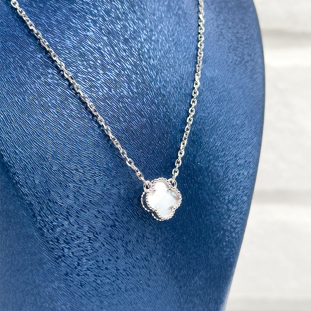 Sedef Taşlı Yonca Gümüş Kolye - Mini Boy