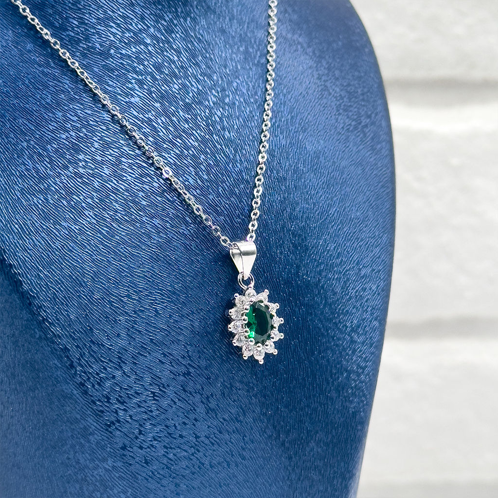 Kök Zümrüt Pırlanta Montür Gümüş Kolye