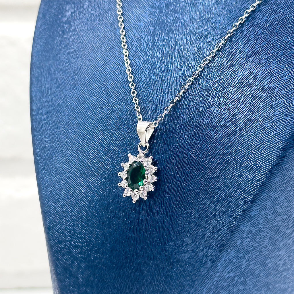 Kök Zümrüt Pırlanta Montür Gümüş Kolye