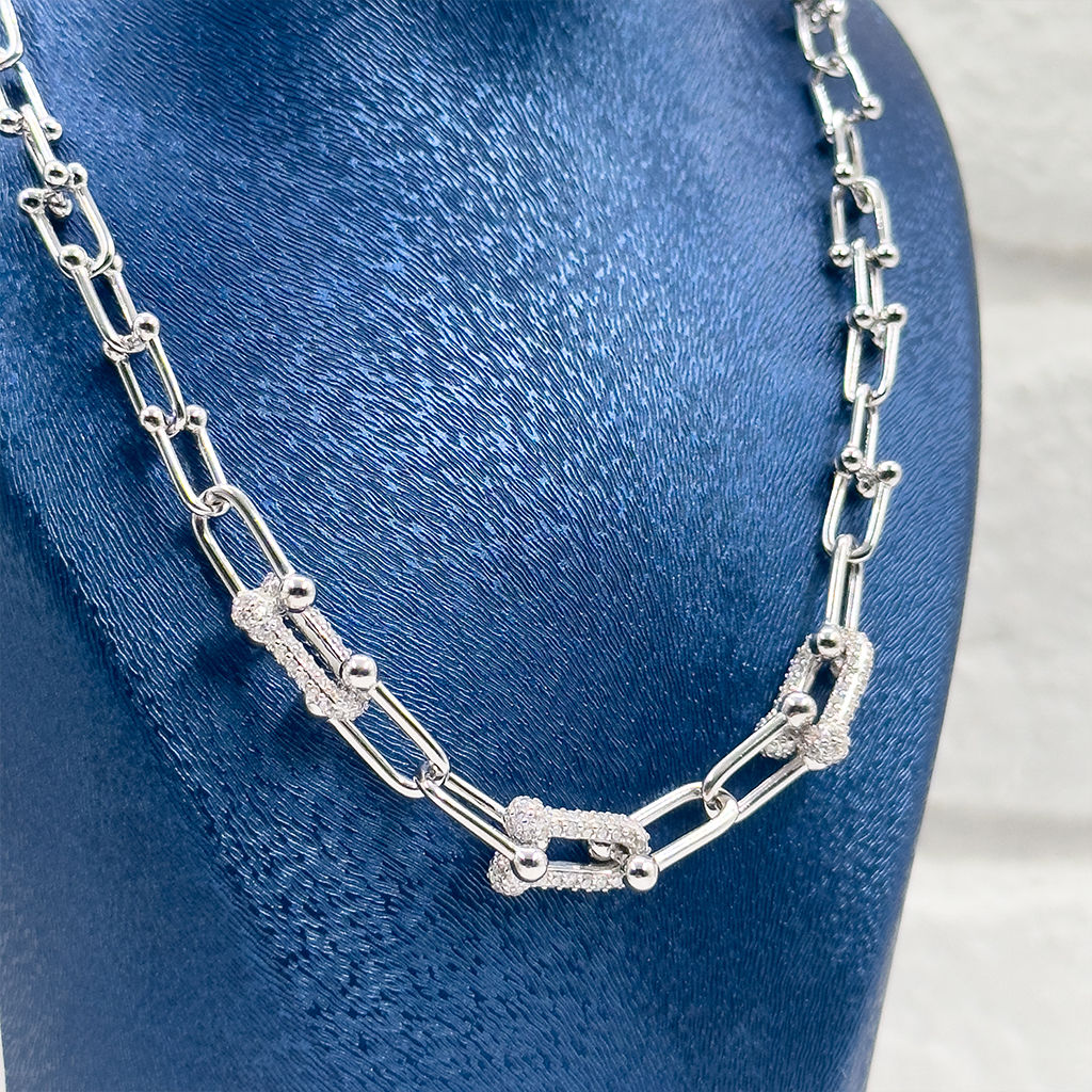 925 Ayar Gümüş Modern Ataç Zincir Kadın Kolye – Zirkon Detaylı Şık Tasarım