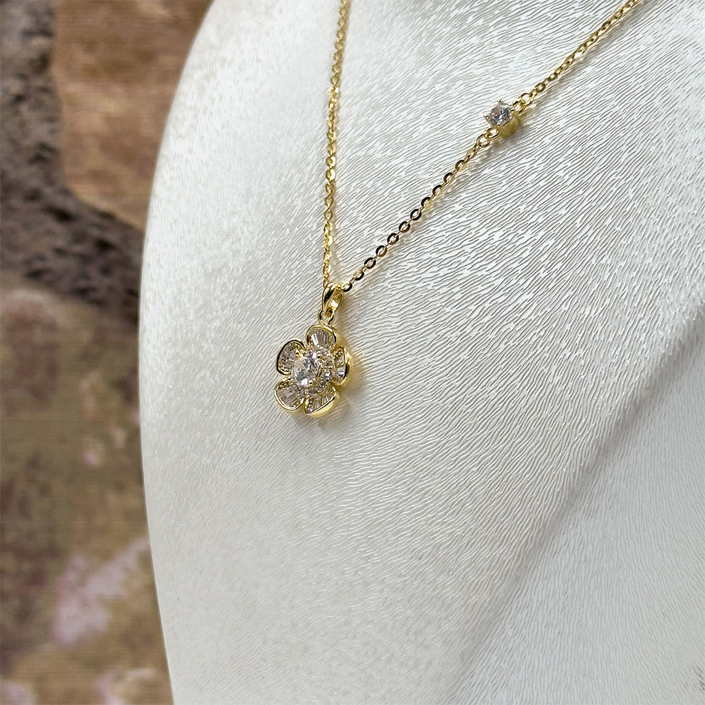 Gold Renk Tektaş Çiçek Gümüş Kolye