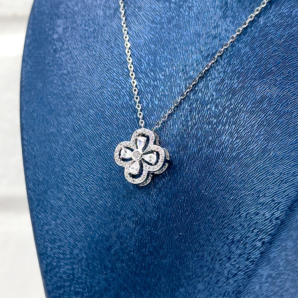 Damla Taşlı Yonca Gümüş Kolye