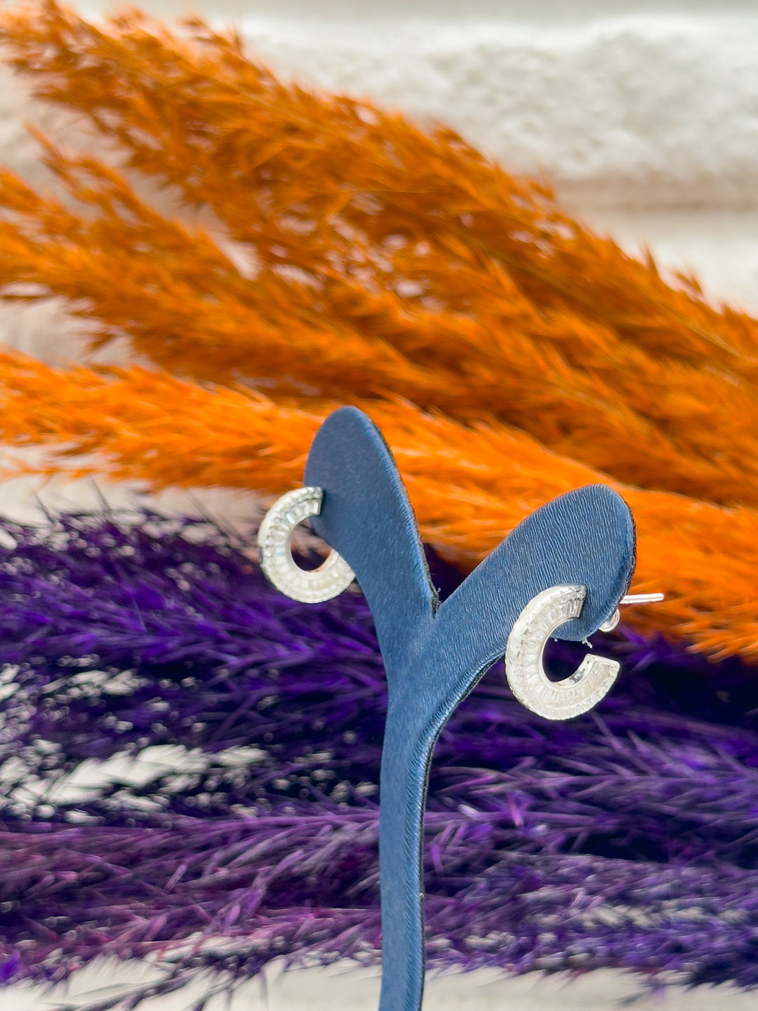 925 Ayar Gümüş Baget Taşlı Yarım Halka Zarif Kadın Küpe