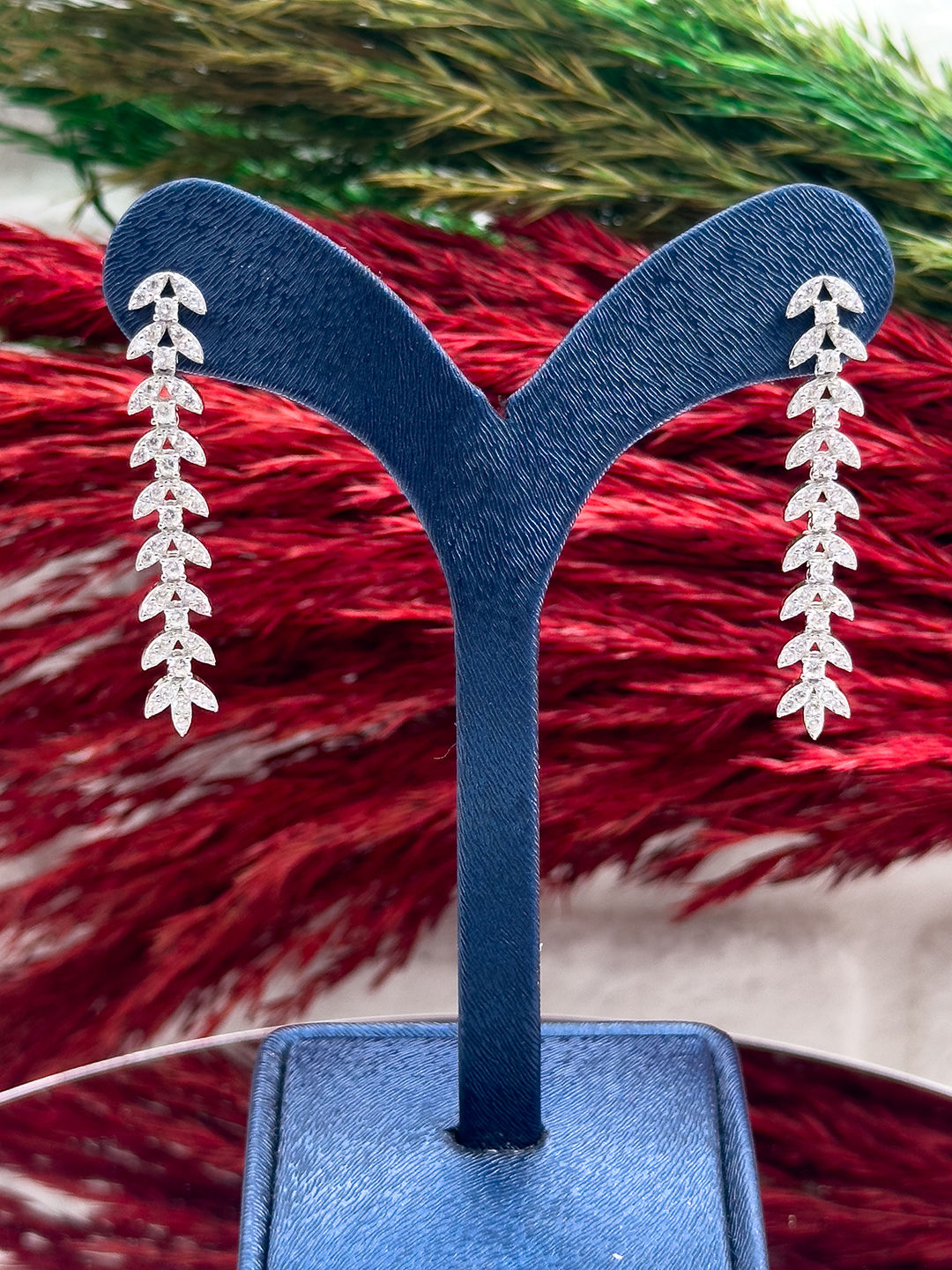 925 Ayar Gümüş Sıralı Taşlı Sarkıt Modeli Lüks Kadın Küpe