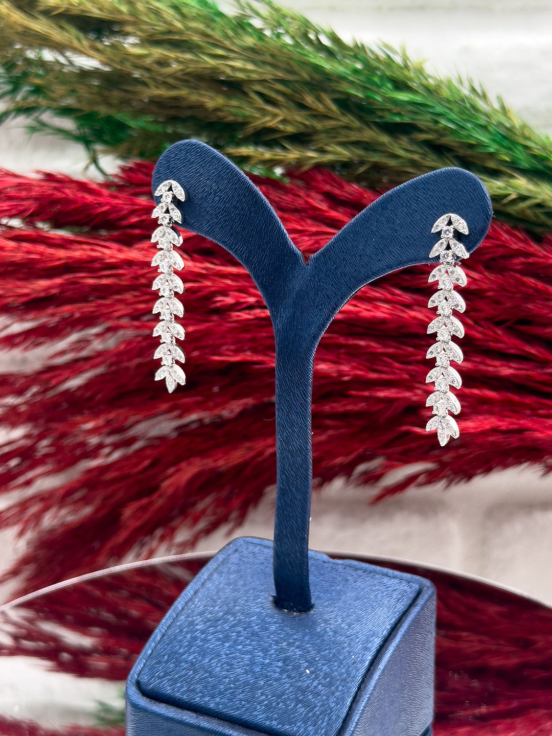 925 Ayar Gümüş Sıralı Taşlı Sarkıt Modeli Lüks Kadın Küpe