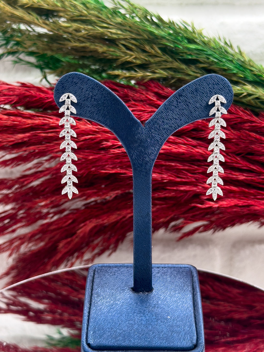 925 Ayar Gümüş Sıralı Taşlı Sarkıt Modeli Lüks Kadın Küpe