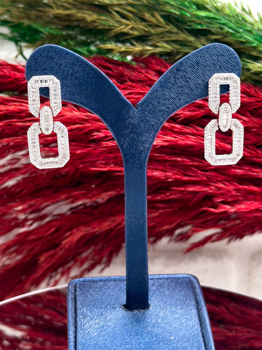 925 Ayar Gümüş Baget Taşlı Zarif Kadın Küpe