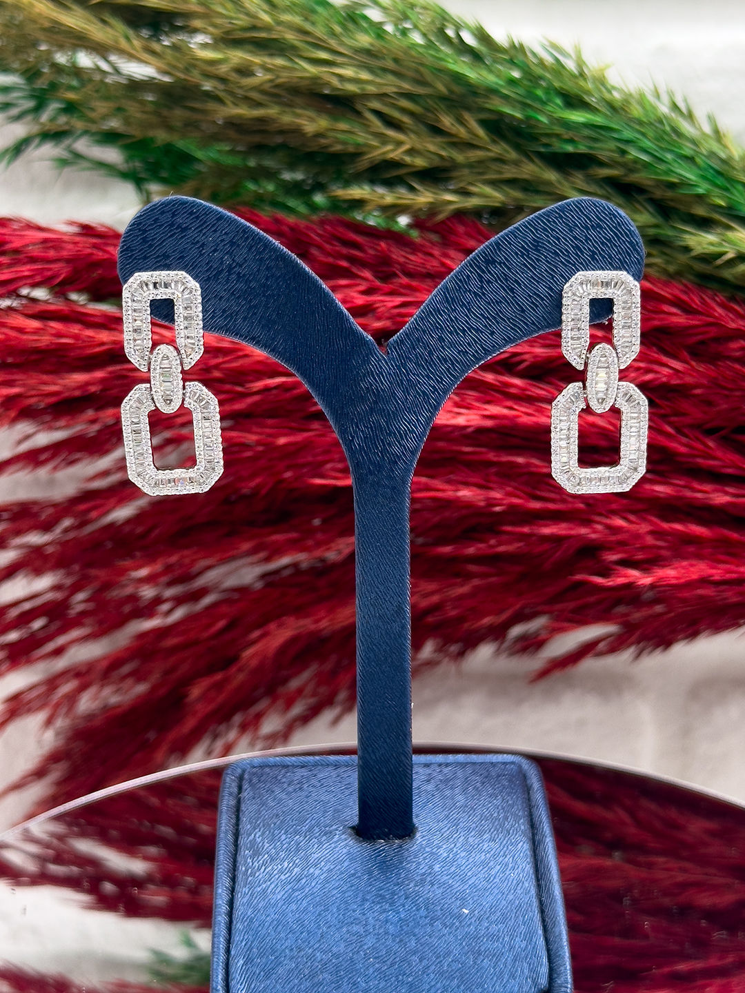 925 Ayar Gümüş Baget Taşlı Zarif Kadın Küpe