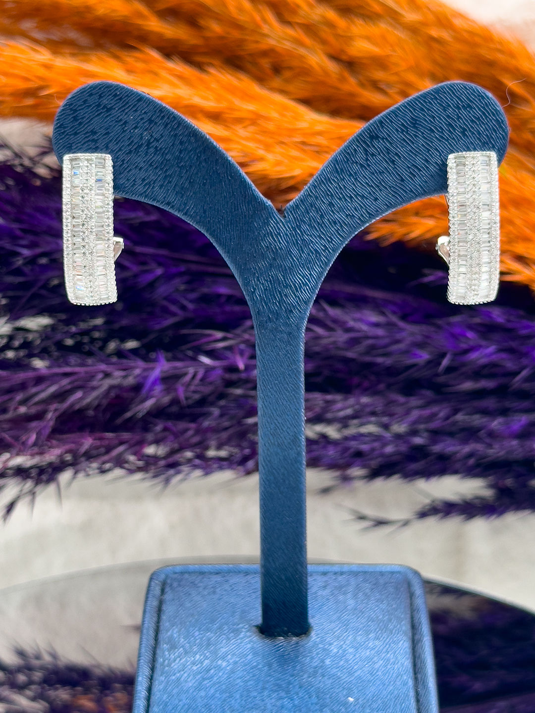 925 Ayar Gümüş Baget Taşlı Yarım Halka Lüks Kadın Küpe