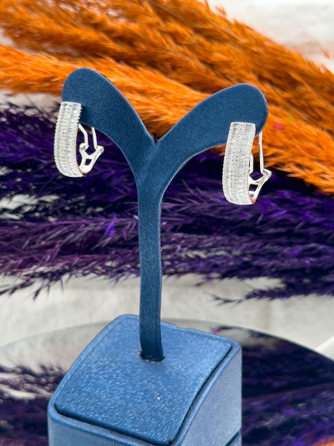 925 Ayar Gümüş Baget Taşlı Yarım Halka Lüks Kadın Küpe