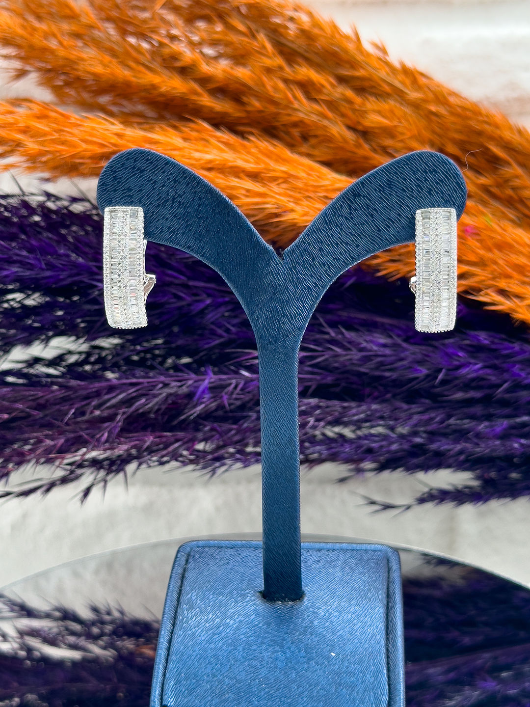 925 Ayar Gümüş Baget Taşlı Yarım Halka Lüks Kadın Küpe