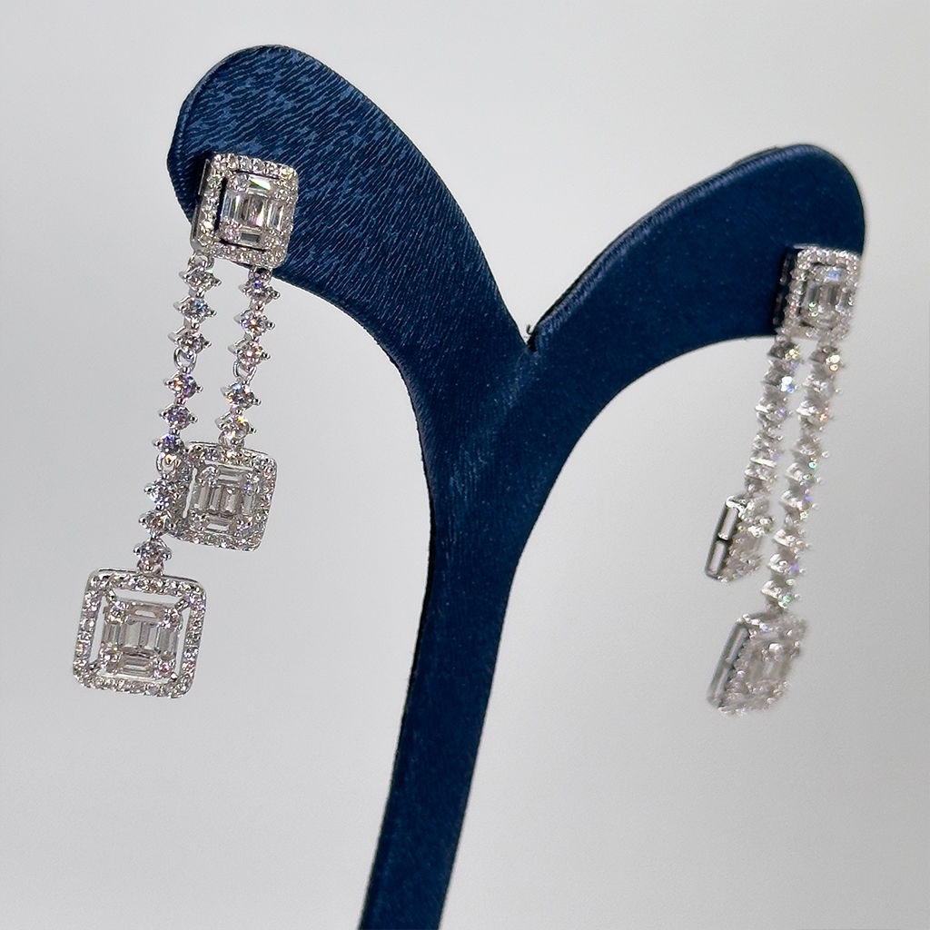 Pırlanta Montür Özel Seri Baget Gümüş Küpe