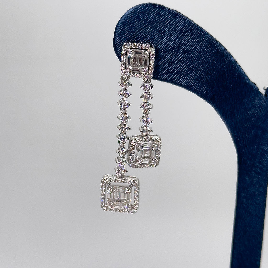 Pırlanta Montür Özel Seri Baget Gümüş Küpe