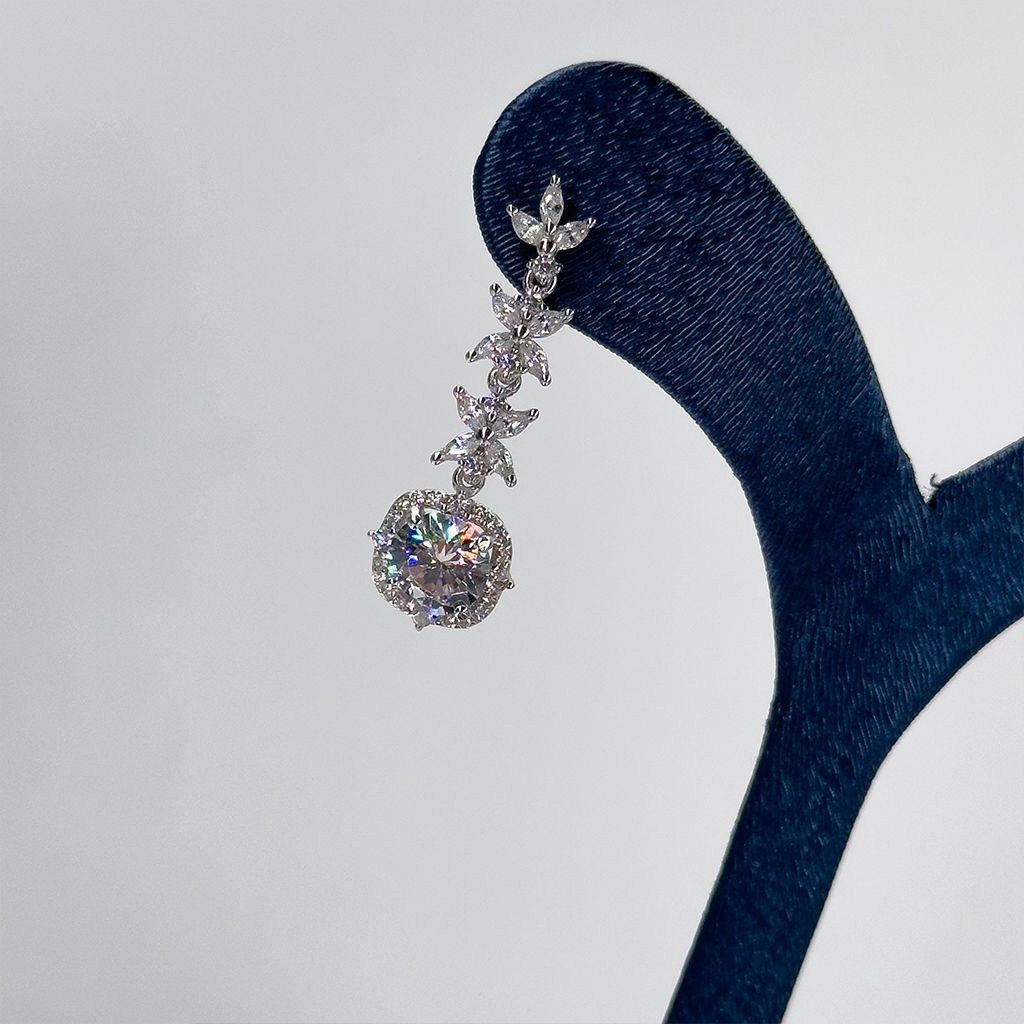 Tektaşlı Lotus Gümüş Küpe