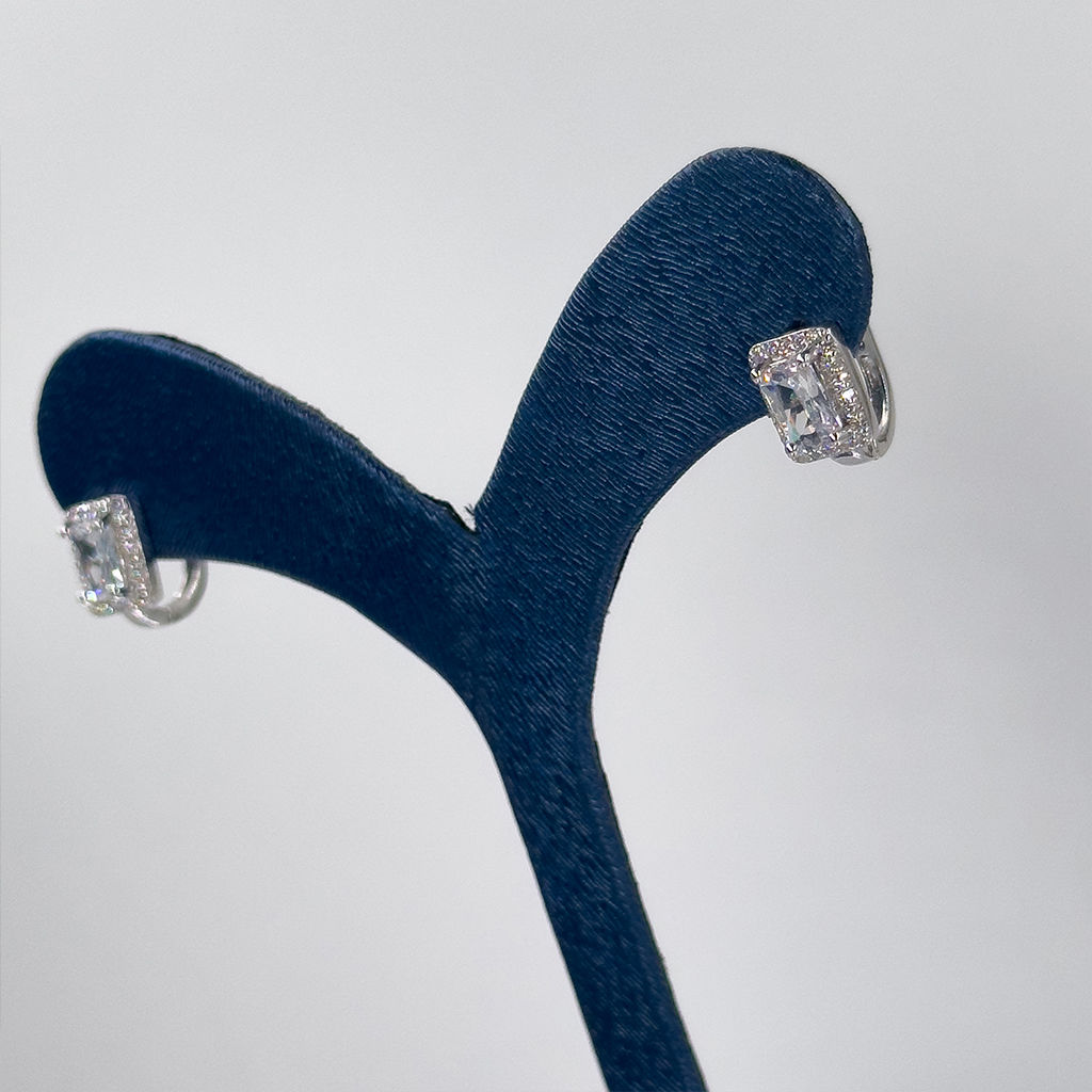 Baget Taşlı Sabit Gümüş Küpe