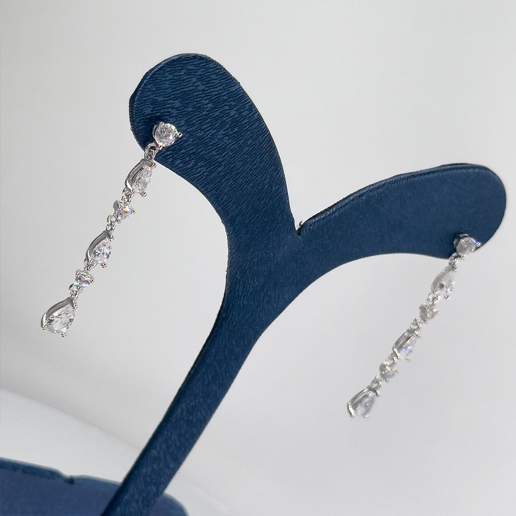 Su Damlası Gümüş Küpe