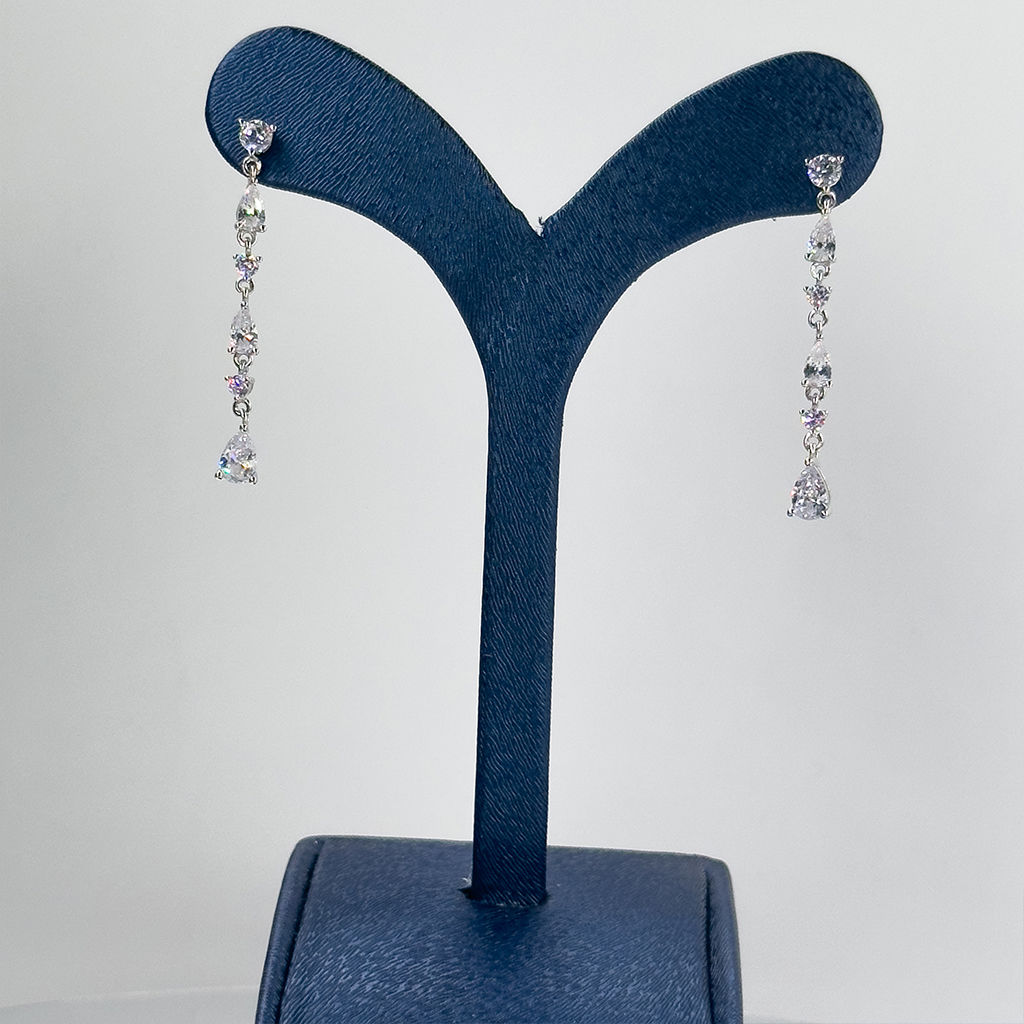 Su Damlası Gümüş Küpe