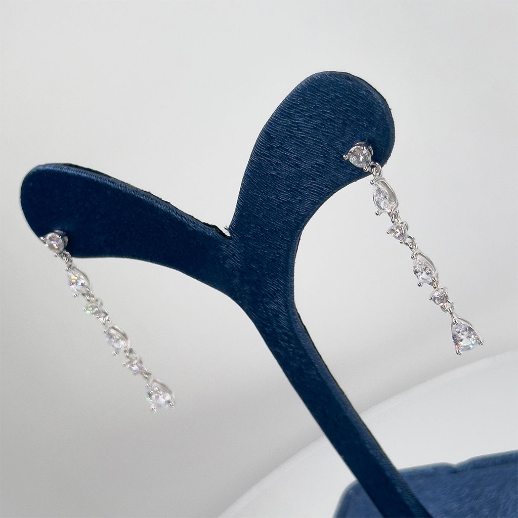 Su Damlası Gümüş Küpe